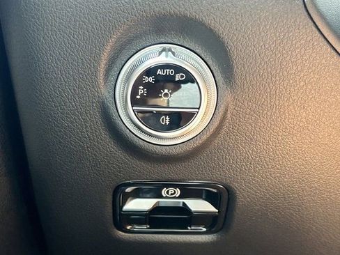 Used 2024 Mercedes-Benz C 300 Sedan image 18