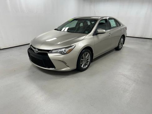 Used 2017 Toyota Camry SE FWD image 2