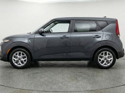Used 2025 Kia Soul LX w/ LX Technology Package image 5