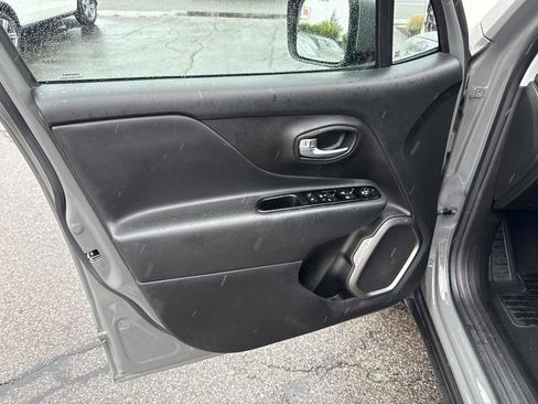 Used 2021 Jeep Renegade Limited w/ Trailer Tow Group image 12