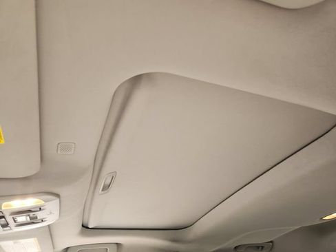 Used 2021 Toyota Highlander XLE FWD image 26