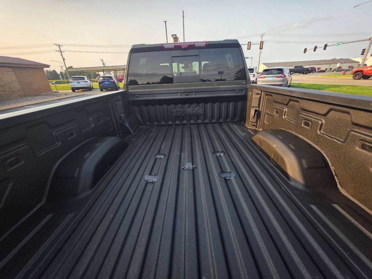 Used 2022 Chevrolet Silverado 2500 High Country w/ Z71 Off-Road Package AWD/4WD image 10