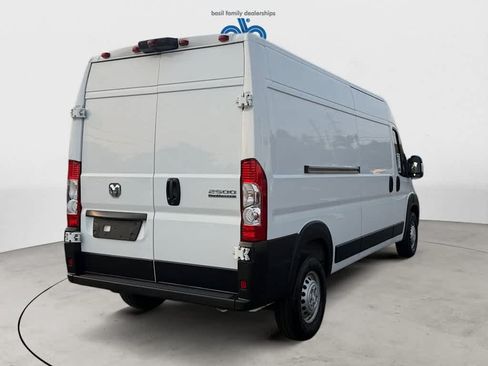 Used 2026 RAM ProMaster 2500 w/ Convenience Group FWD image 2