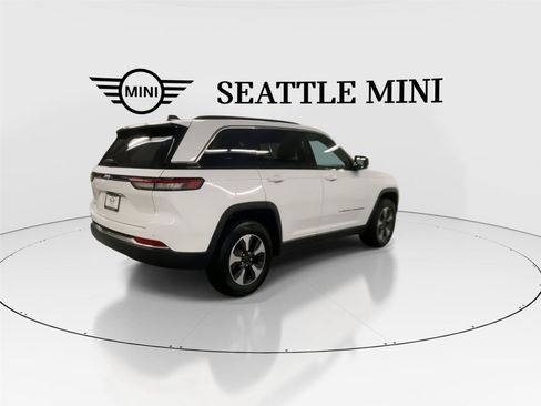 Used 2024 Jeep Grand Cherokee Limited 4xe AWD/4WD image 11