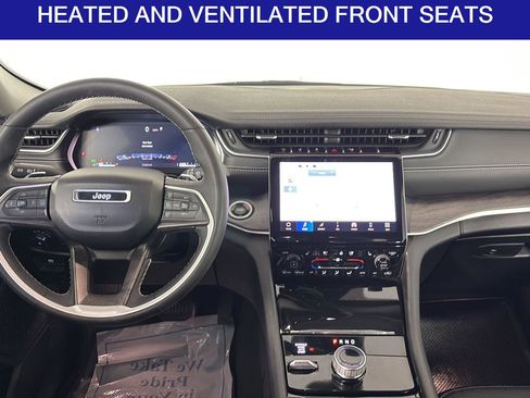 Used 2023 Jeep Grand Cherokee Limited w/ Luxury Tech Group II image 18