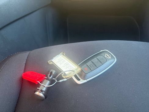 Used 2025 Nissan Sentra SV FWD image 20