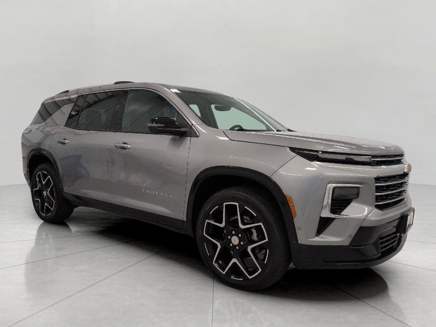 Used 2026 Chevrolet Traverse High Country w/ LPO, Floor Liner Package AWD/4WD image 1