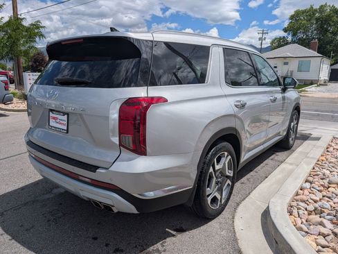 Used 2024 Hyundai Palisade Limited FWD image 4