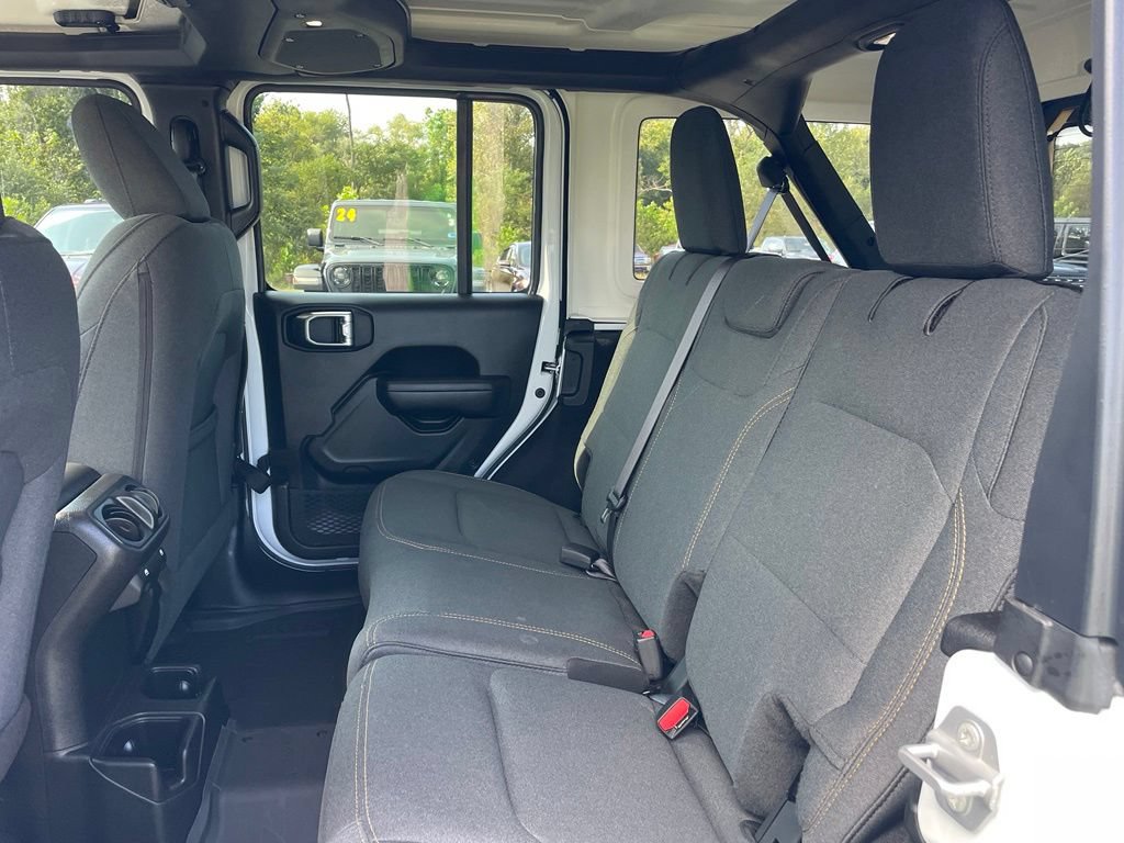 Used 2025 Jeep Wrangler Unlimited Sport AWD/4WD image 8