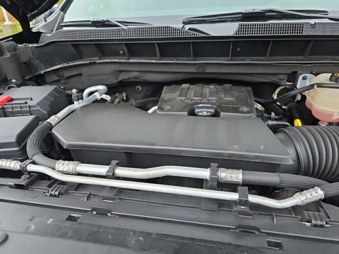 Used 2023 Chevrolet Silverado 1500 LT AWD/4WD image 10