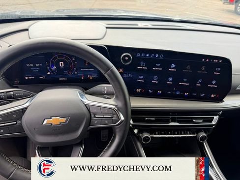 Used 2026 Chevrolet Traverse LT AWD/4WD image 11