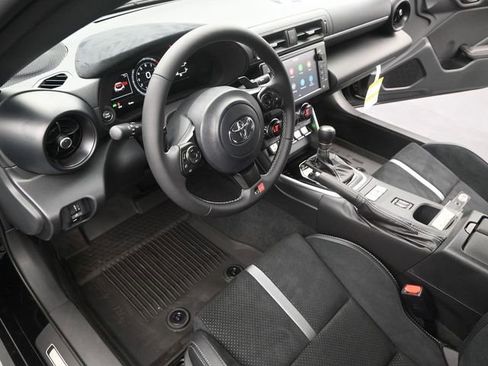 Used 2025 Toyota GR86 Premium w/ Performance Package RWD image 4