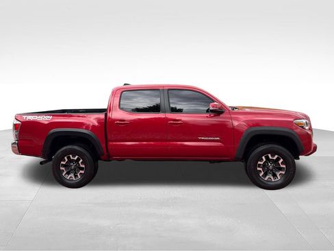 Used 2022 Toyota Tacoma TRD Off-Road AWD/4WD image 8