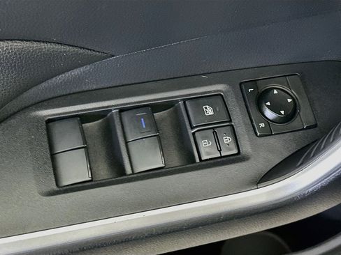 Used 2019 Toyota RAV4 XLE AWD/4WD image 15
