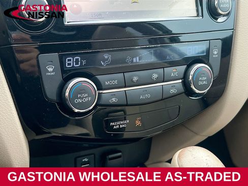 Used 2015 Nissan Rogue SL w/ SL Premium Package image 16