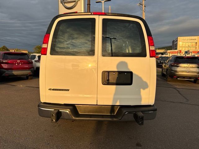 Used 2025 Chevrolet Express 2500 w/ Driver Convenience Package RWD image 6
