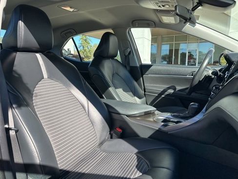 Used 2024 Toyota Camry SE image 38
