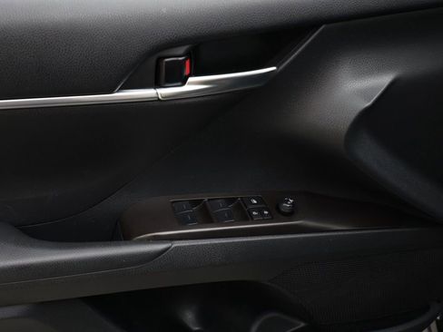 Used 2024 Toyota Camry SE image 23