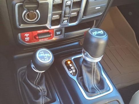 Used 2019 Jeep Wrangler Unlimited Rubicon w/ Cold Weather Group image 25