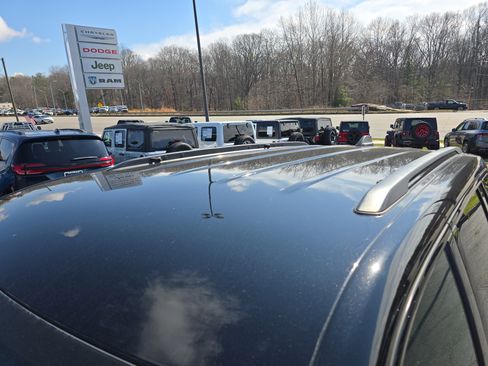 Used 2023 Jeep Grand Cherokee Altitude image 12