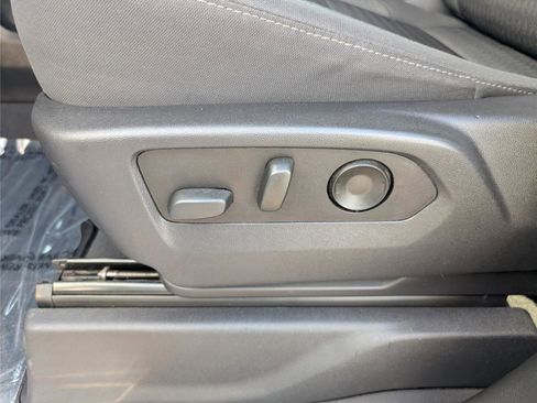 Used 2023 Chevrolet Silverado 1500 LT image 13