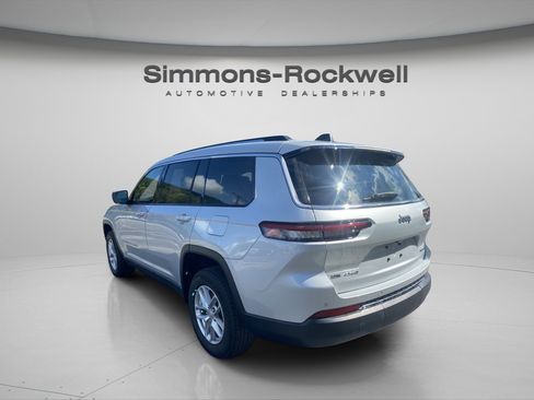 Used 2022 Jeep Grand Cherokee L Laredo w/ Luxury Tech Group I image 7