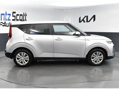 Used 2020 Kia Soul LX FWD image 6