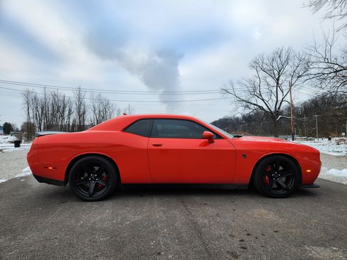 Used 2017 Dodge Challenger SRT Hellcat image 17