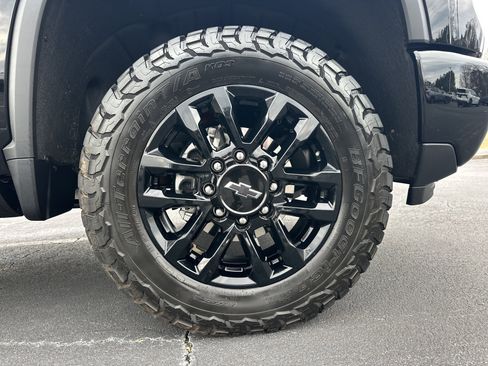 Certified 2025 Chevrolet Silverado 2500 LTZ w/ LTZ Plus Package image 13