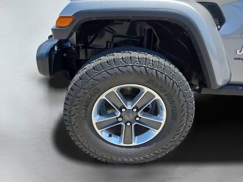 Used 2019 Jeep Wrangler Unlimited Sahara w/ Cold Weather Group AWD/4WD image 34
