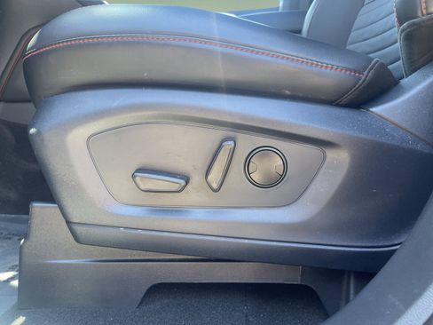 Used 2025 Ford Explorer ST-Line w/ ST-Line Street Pack AWD/4WD image 28