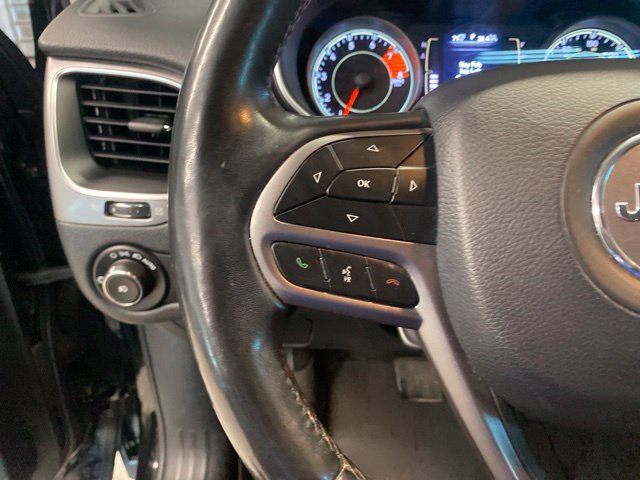 Used 2019 Jeep Cherokee Latitude Plus w/ Comfort/Convenience Group AWD/4WD image 19