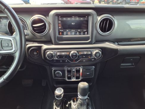 Used 2021 Jeep Wrangler Unlimited Sahara w/ Cold Weather Group image 13