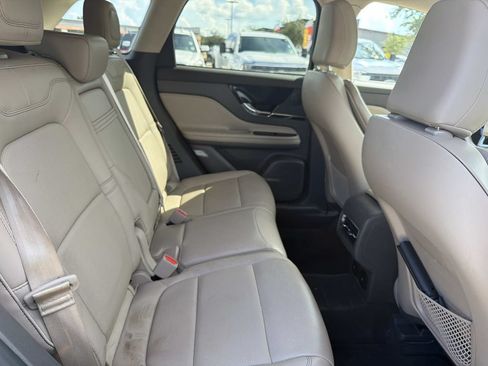 Used 2024 Lincoln Corsair Reserve w/ Equipment Group 201A FWD image 11
