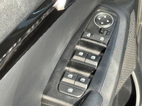 Used 2024 Kia Seltos EX image 18