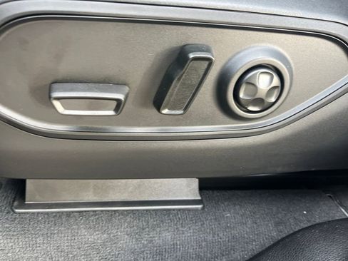 New 2025 Jeep Grand Cherokee Laredo X w/ Luxury Tech Group I image 21