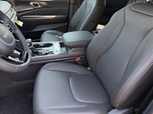 New 2026 Kia Carnival SX w/ SX Dark Edition Package FWD image 10