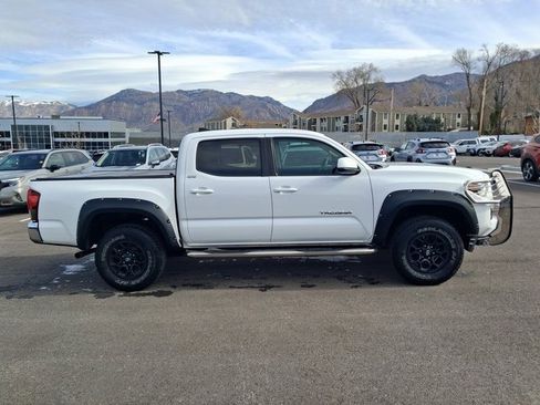 Used 2019 Toyota Tacoma SR5 image 2