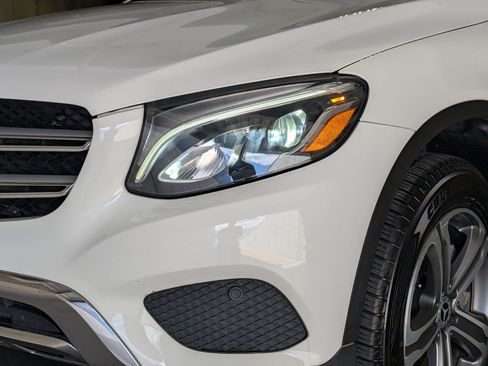 Used 2019 Mercedes-Benz GLC 300 4MATIC image 13