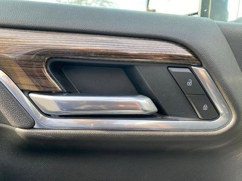 Used 2025 Chevrolet Silverado 2500 LT w/ Convenience Package image 14