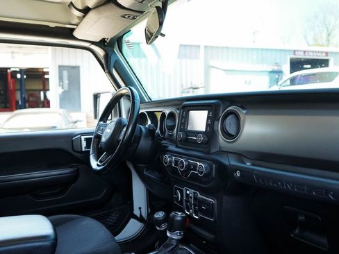 Used 2020 Jeep Wrangler Unlimited Sport S image 36