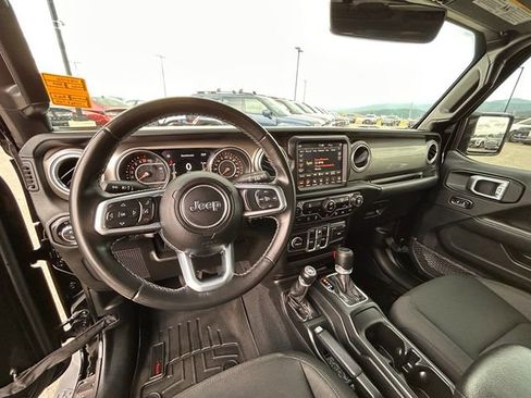 Used 2020 Jeep Gladiator Overland image 17