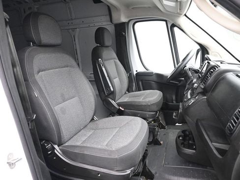 Used 2025 RAM ProMaster 2500 w/ Convenience Group FWD image 18