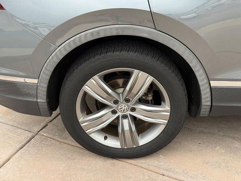 Used 2018 Volkswagen Tiguan SEL Premium AWD/4WD image 6