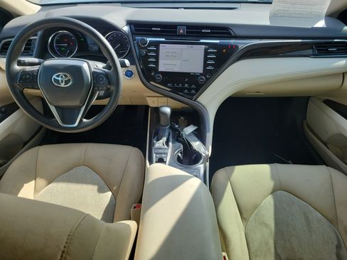 Used 2019 Toyota Camry LE w/ Sunroof Package image 10