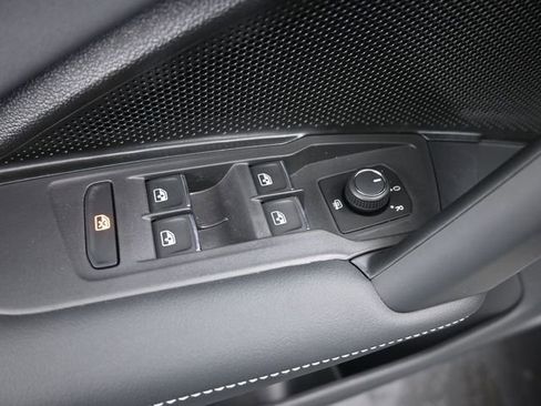 New 2026 Volkswagen Tiguan SE R-Line image 13