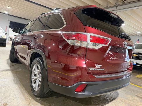 Used 2015 Toyota Highlander XLE AWD/4WD image 3
