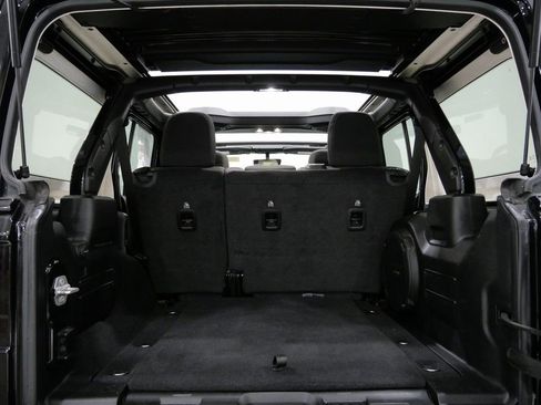 Used 2022 Jeep Wrangler Unlimited Sport image 27