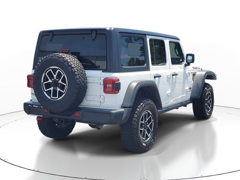 Used 2025 Jeep Wrangler Unlimited Rubicon AWD/4WD image 6