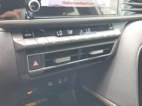 Certified 2025 Toyota Camry SE w/ Convenience Package FWD image 18